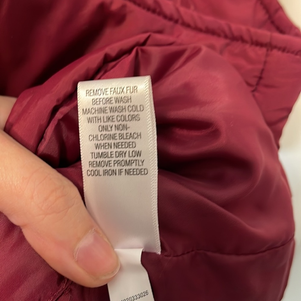 NWOT Croft & Barrow Maroon Vest with Faux Fur Size 2X - Picture 7 of 7